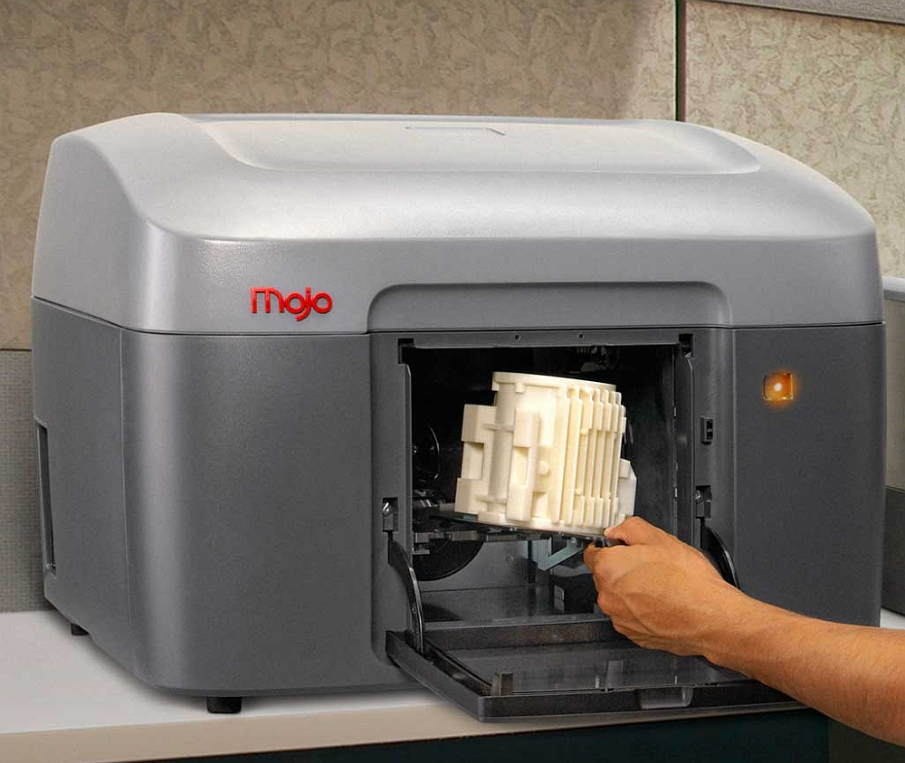 Máy in 3D. Sản xuất quà là một công việc khó khăn, tiêu tốn nhiều nhân công. Máy in 3D sẽ giúp các yêu tinh của ông già Noel có thể nhanh chóng bắt kịp tốc độ.